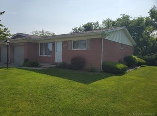 28553 Dino Cir, Chesterfield, MI