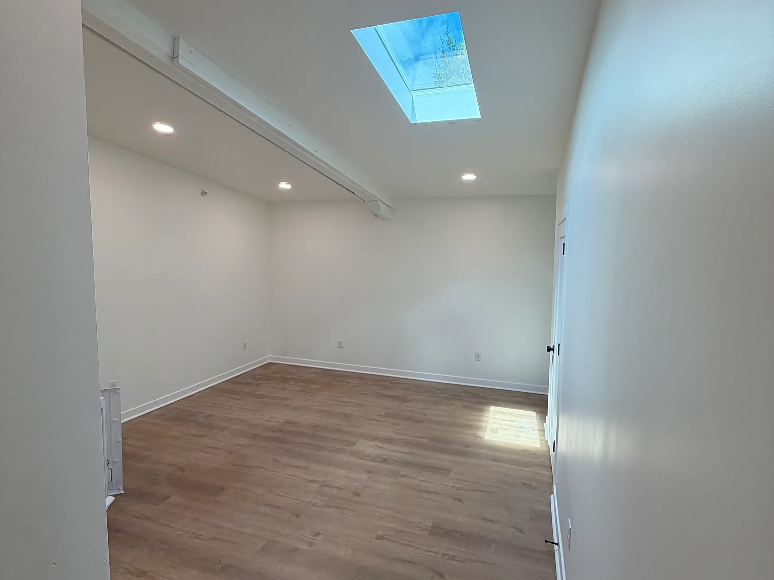 2 bed, 1300 sqft, $1,750 — Photo 4
