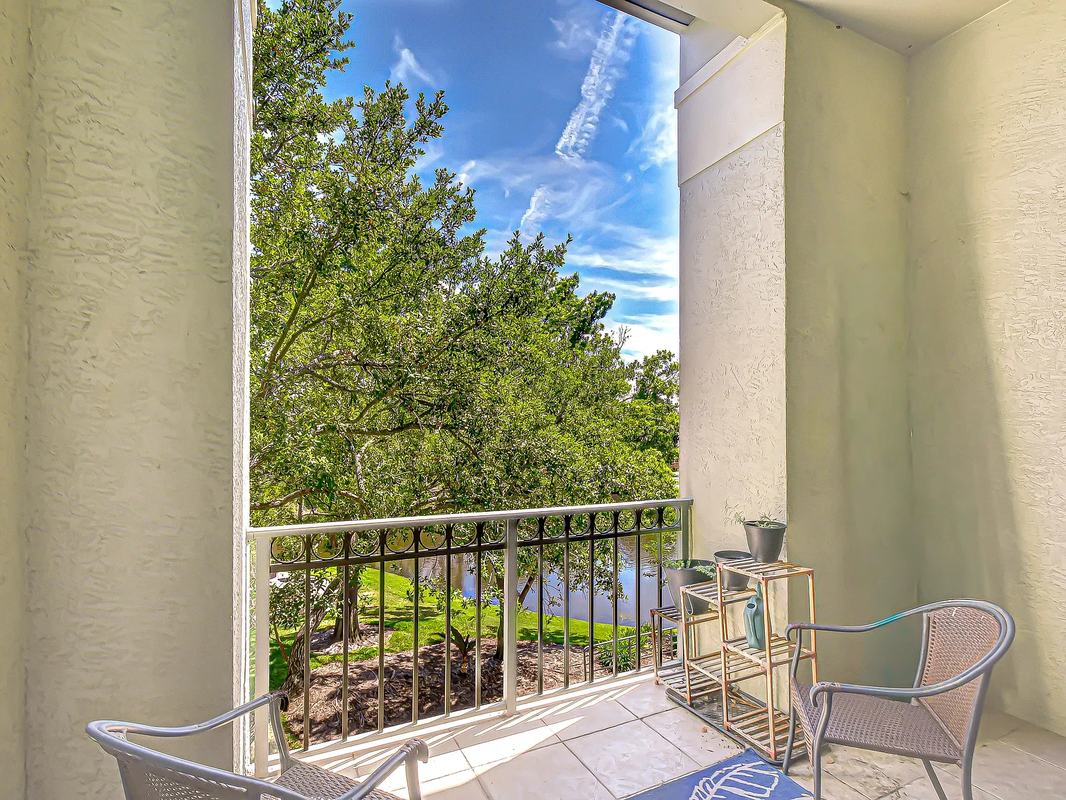 2 bed, 1225 sqft, $3,900 — Photo 3