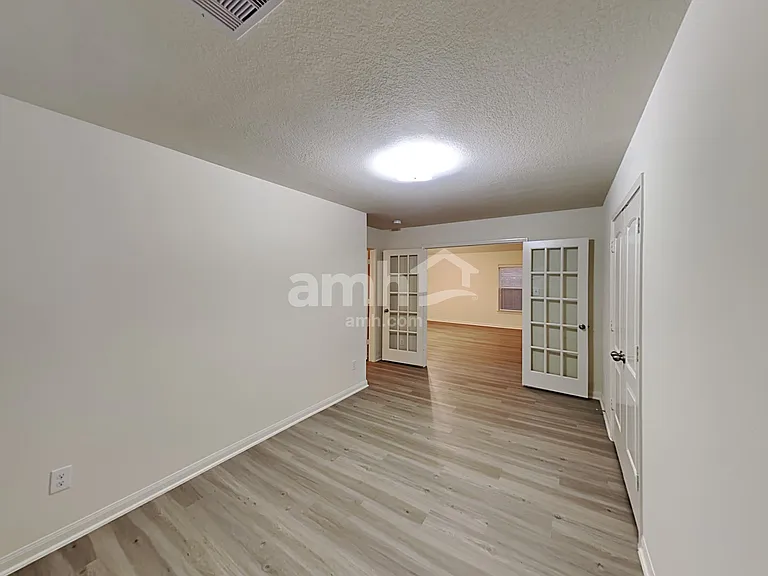 22718 Klingamans Way — Photo 11