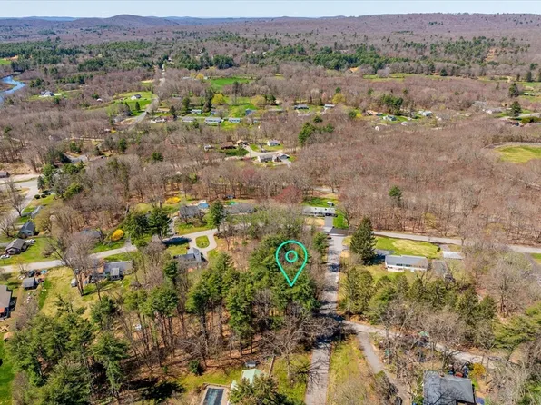 54 Clearview Dr, West Brookfield, MA 01585