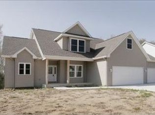 156 Abbington Cir, Battle Creek, MI 49015