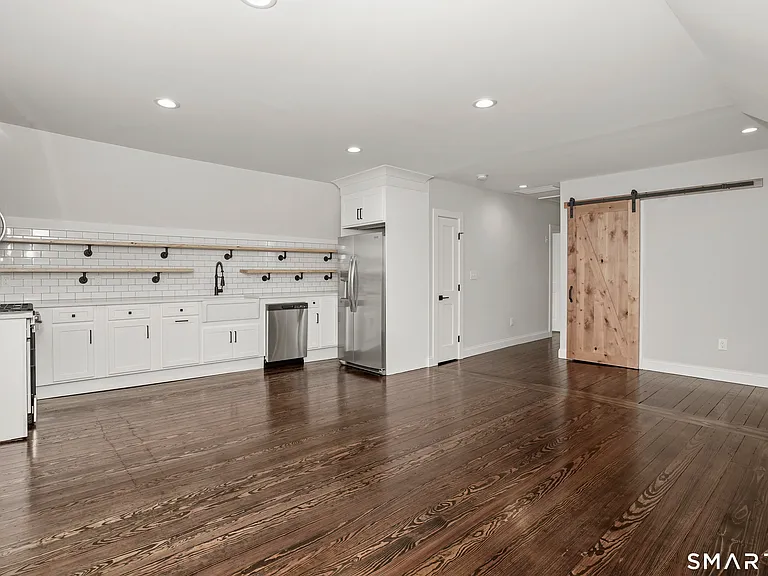 174 Coram Ave #3 — Photo 2