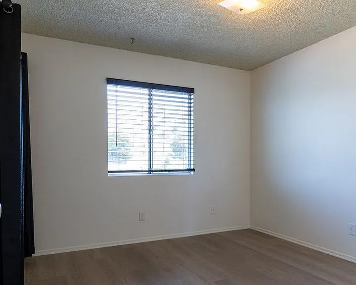 450 N Coronado Ter — Photo 11