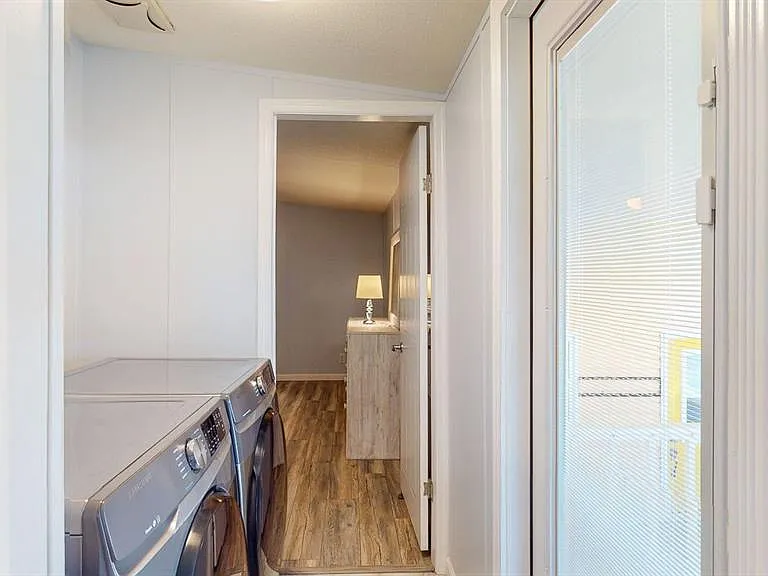 10728 Poplar St NE — Photo 25