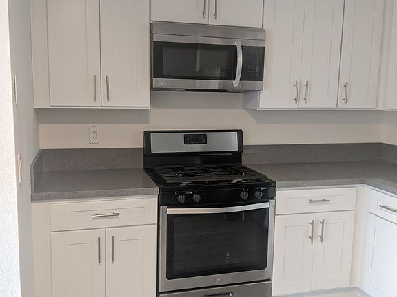 GAS STOVE AND RANGE with MICROWAVE OVEN