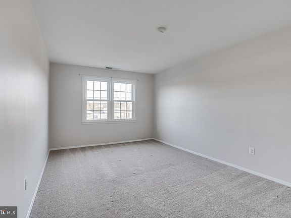 4th image of 109 Center St N #C-201