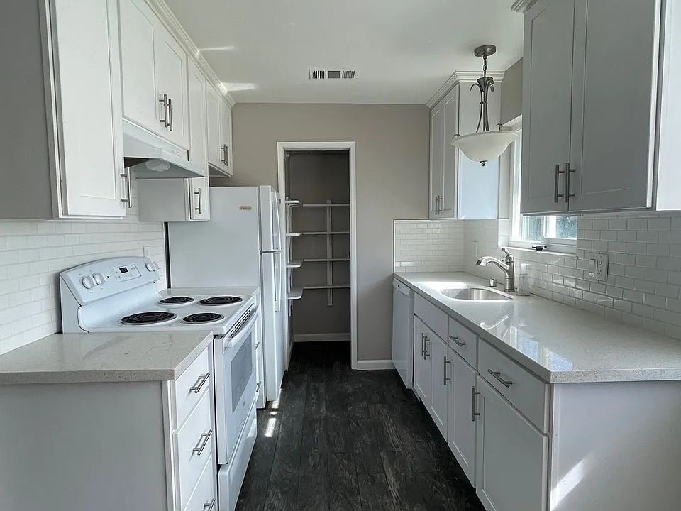 1st image of 7344 Rainbow Dr APT 3
