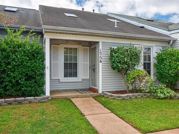 1756 Sword Dancer Dr, Virginia Beach, VA 23454