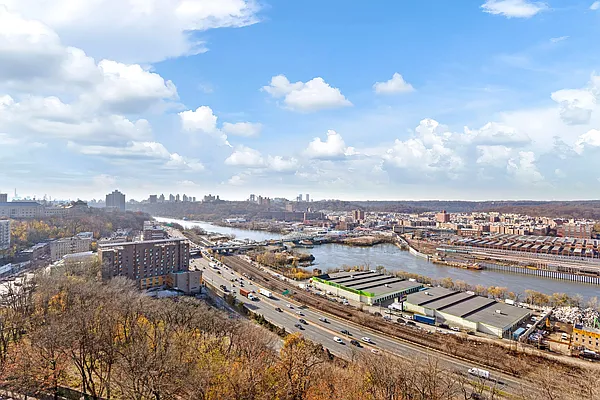 Sold by Level Group | media 3