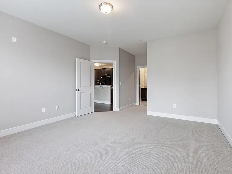 Essex Chase Apartments — Photo 21