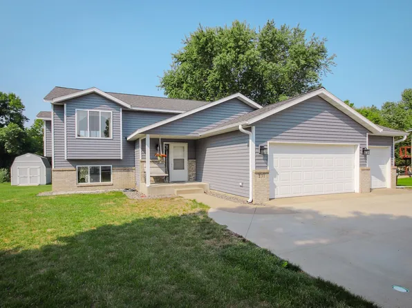 231 Davenport Ct, Sartell, MN 56377