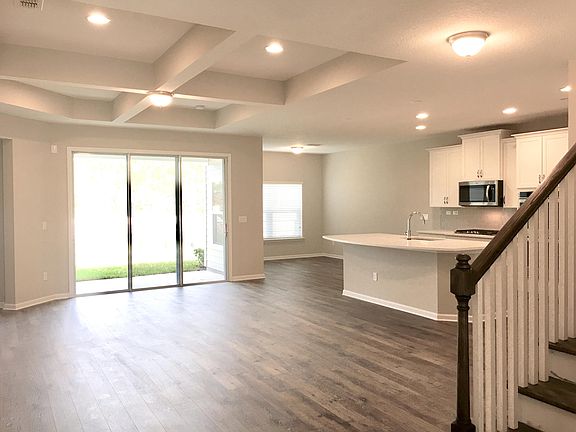 5th image of 222 Lombard Way