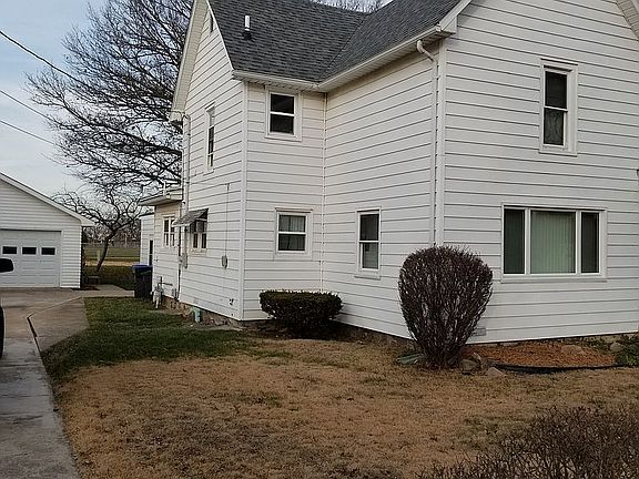 2nd image of 212 W School St