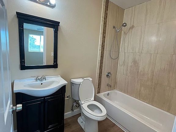 5th image of 657-659 E 116th St #657