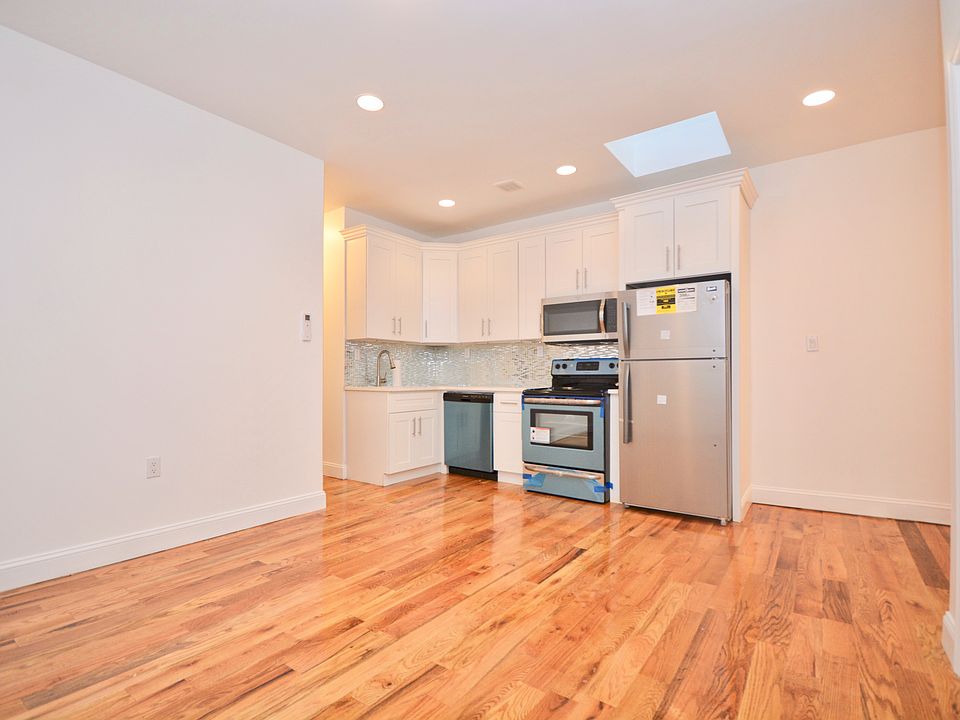 2nd image of 1608 Adams St #1