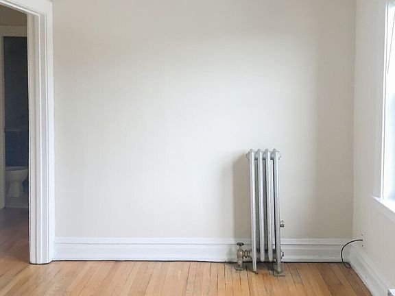 4th image of 4721 N Leavitt St #3
