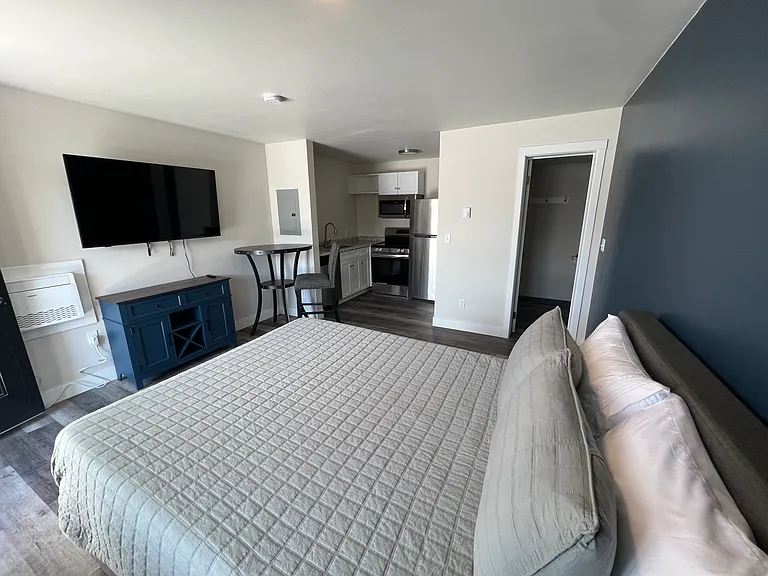 640 E Idaho St #413 — Photo 4
