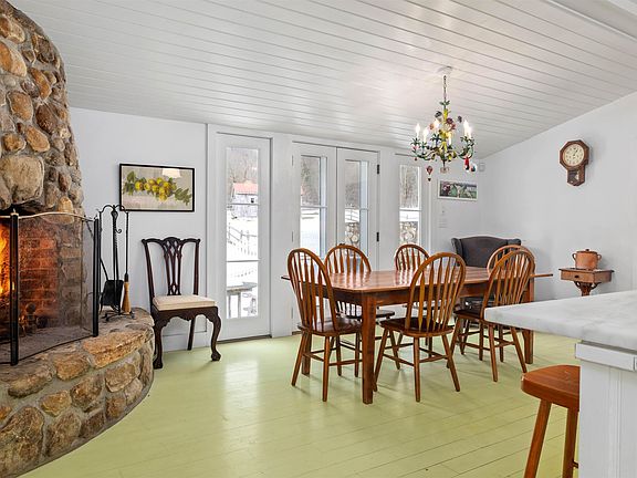 15th image of 527 Benson Road
