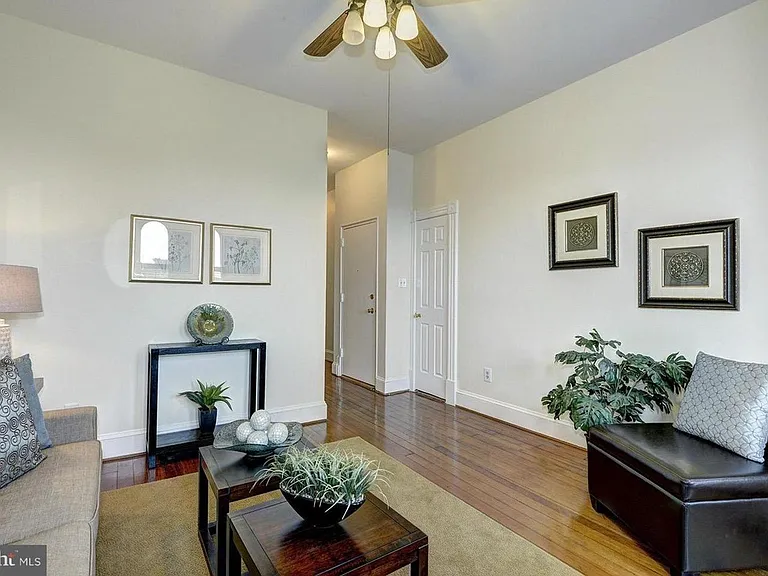408 Seward Sq SE #7 — Photo 5