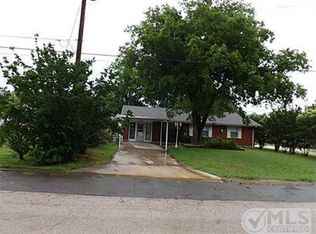 2406 Bois D Arc St, Commerce, TX 75428