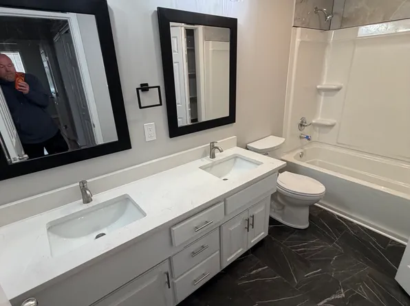 1022 S Pitt St, Olathe, KS 66061