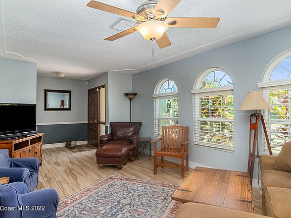 4th image of 219 Shore Ln