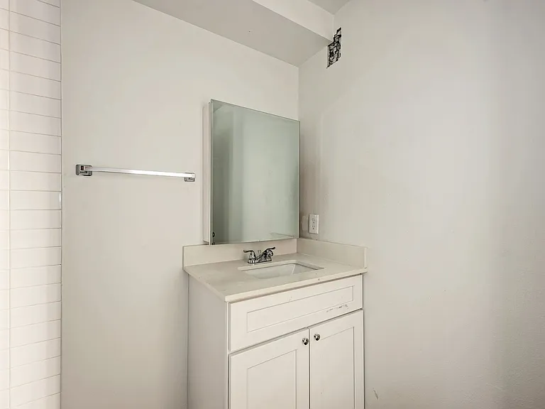 306 E 30th St #108 — Photo 9