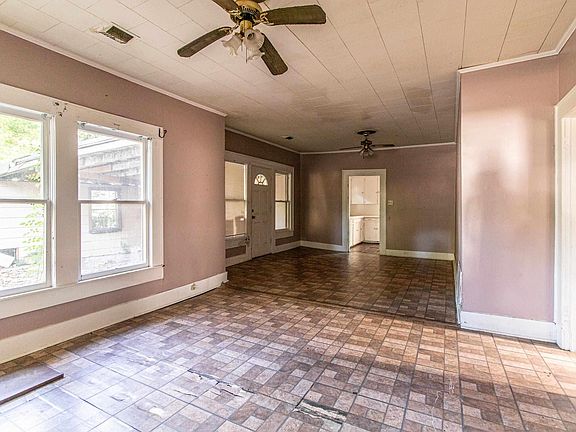 4th image of 109 Lazarre Ave