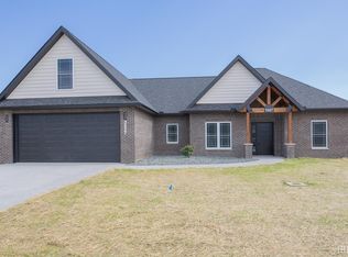 3527 Sand Dr, Newburgh, IN 47630