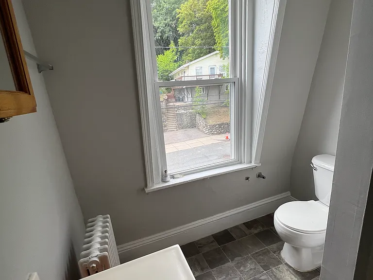 172 Bigelow St — Photo 6