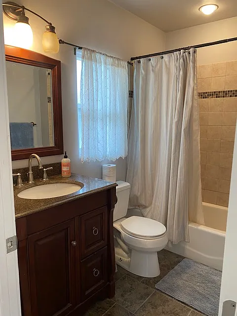 Studio, 1824 sqft, $2,200 — Photo 4
