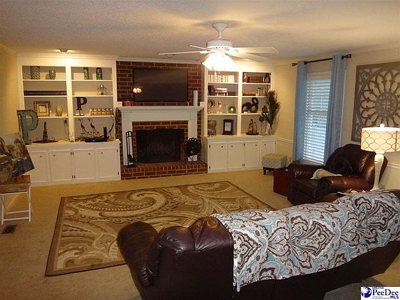 3rd image of 1302 Parkwood Dr