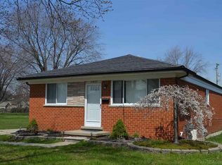 22827 Violet St, Saint Clair Shores, MI 48082