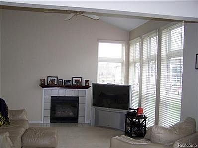 3rd image of 485 Boulder Lake Dr