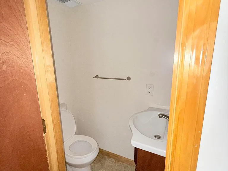 84 Church Ave — Photo 4