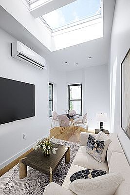 2nd image of 915 Saint Johns Pl #37