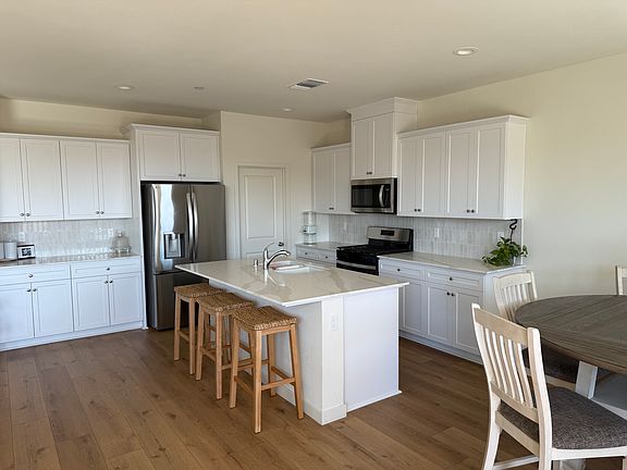 full kitchen
