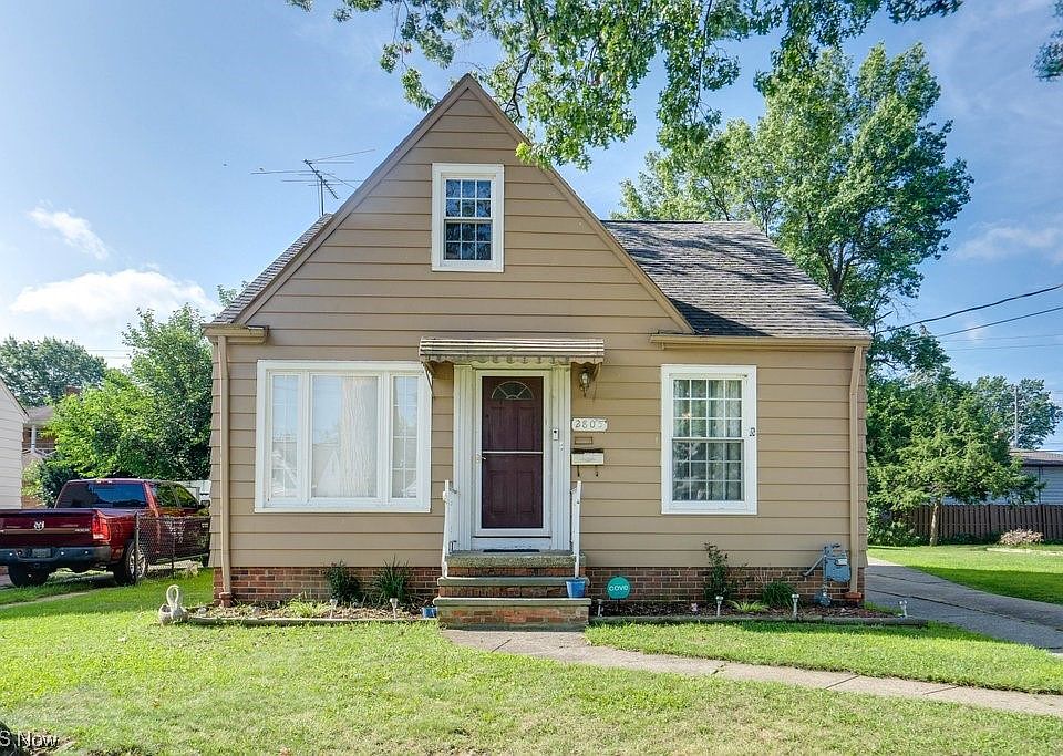 1st image of 2805 Liggett Dr