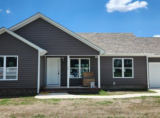 210 Compass Dr, Elizabeth City, NC 27909