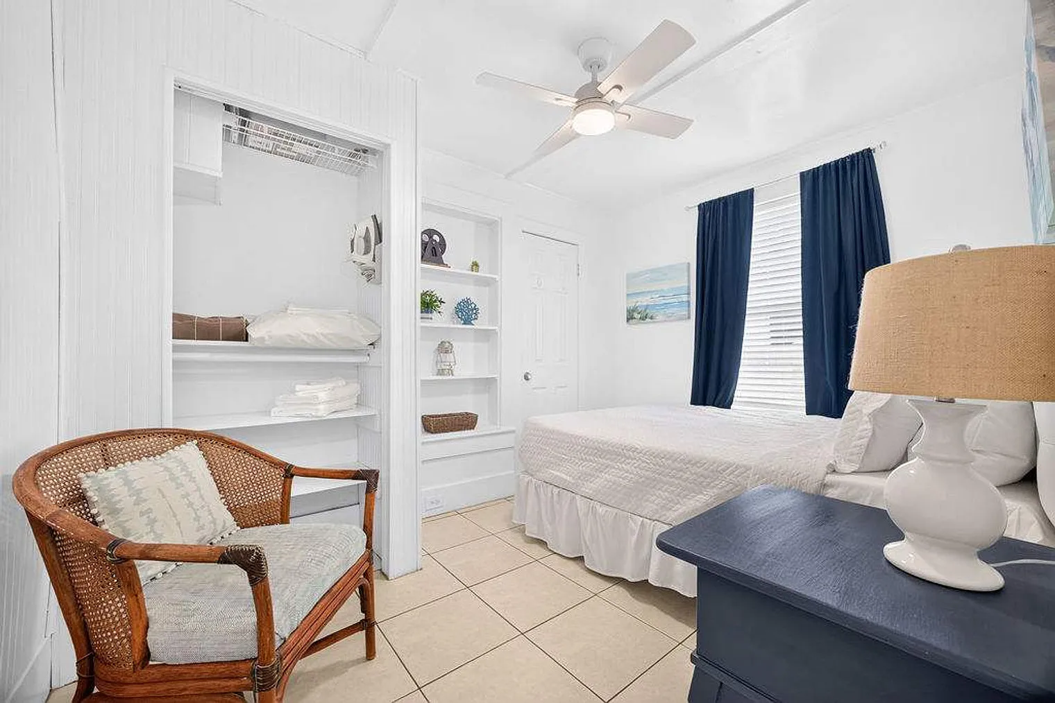 3 bed, 2.0 bath, 699 sqft, $8,359 — Photo 3