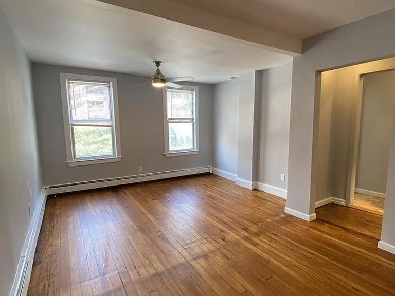 42 Main Street — Photo 5