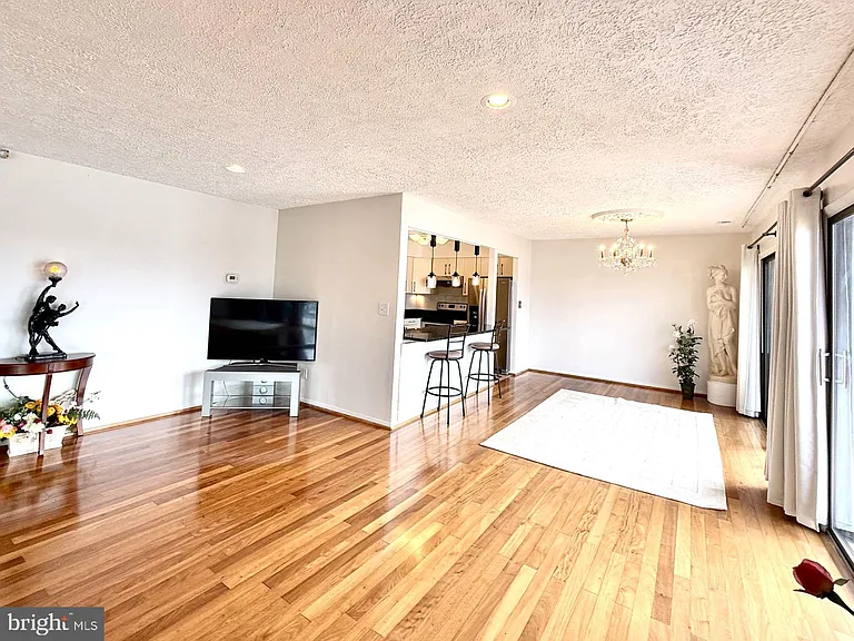 532 Riviera Dr #B — Photo 9