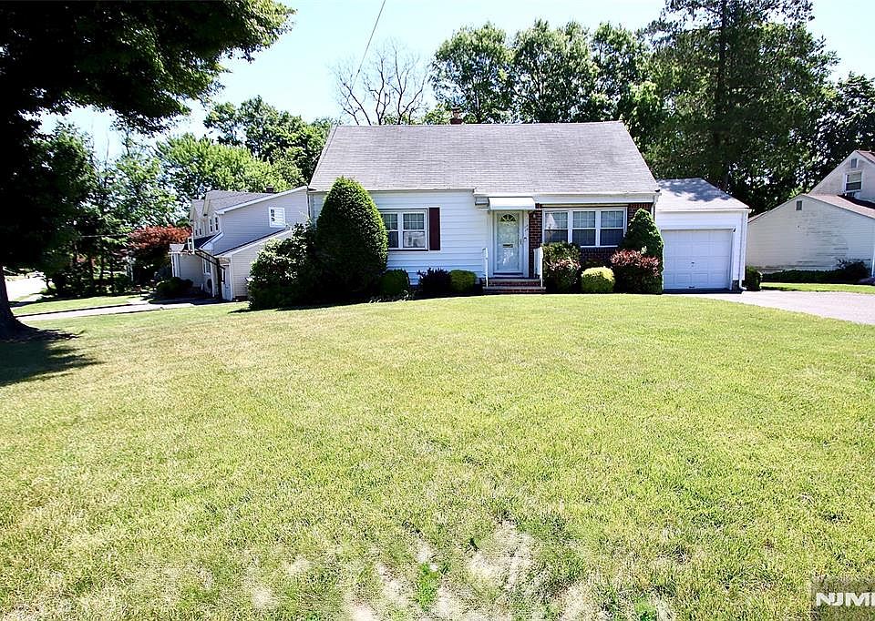 1st image of 17-19 Greenwood Dr