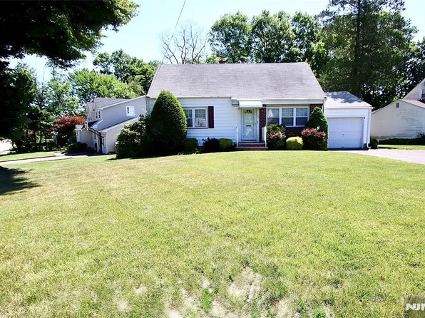 17-19 Greenwood Dr, Fair Lawn, NJ 07410
