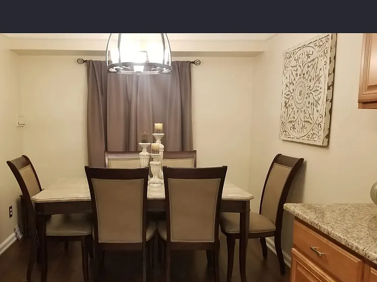 2936 Katherine St — Photo 4