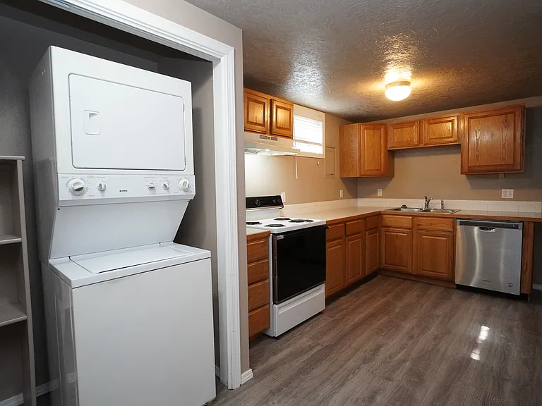 2210 S Owyhee St — Photo 8
