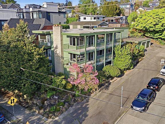 4th image of 1318 W Barrett Street