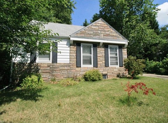 2nd image of 169 E Catawba Ave