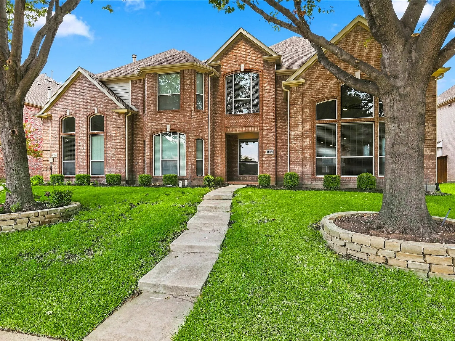 4 bed, 2.5 bath, 2125 sqft, $3,050 — Photo 1